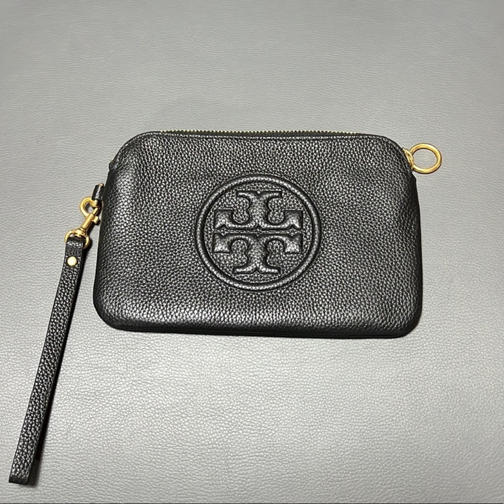 Tory Burch Perry Bombe Wristlet Black gold zipper